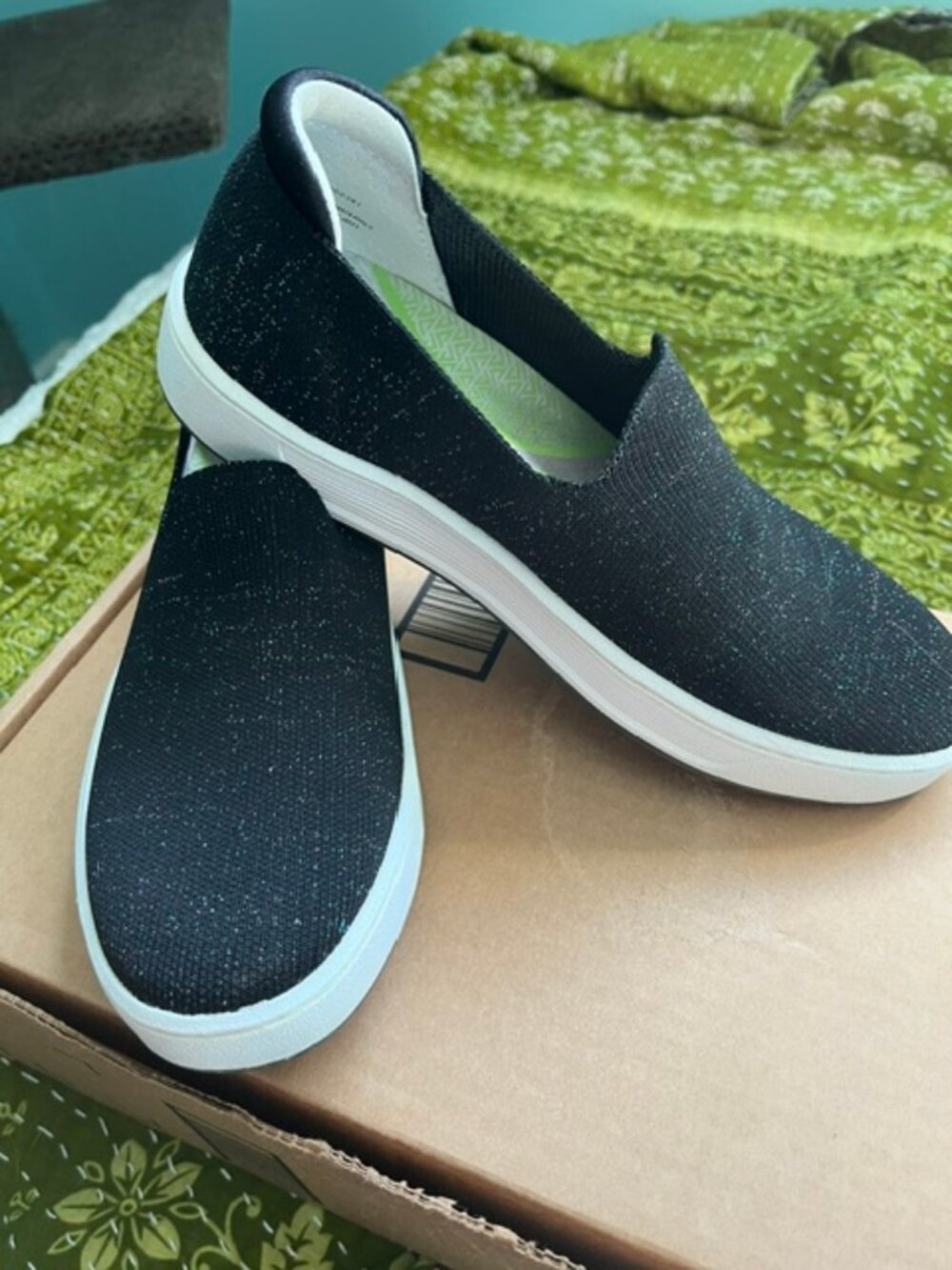 EUC ALIGN Slip on Sparkle Black Shoe Size 7-1/2M